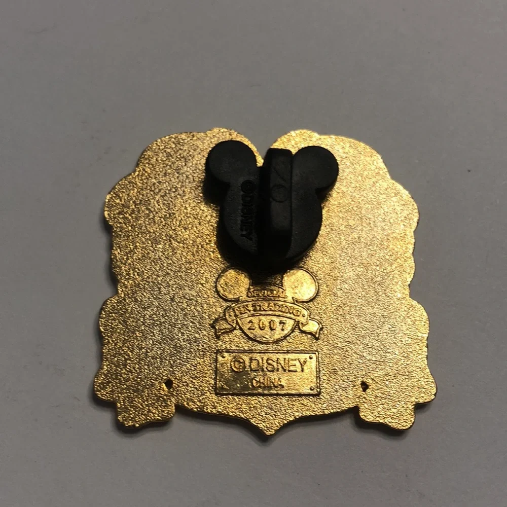 Disney I’m a Princess collector’s Pin - Picture 2 of 2